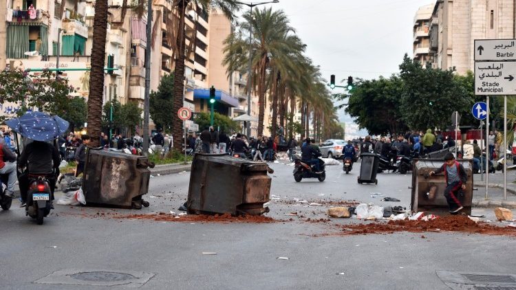 Barricate per le strade di Beirut