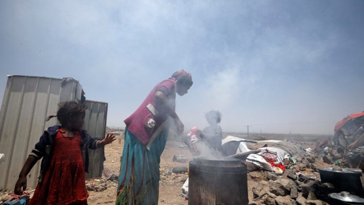 यमन में विस्थापित शरणार्थी