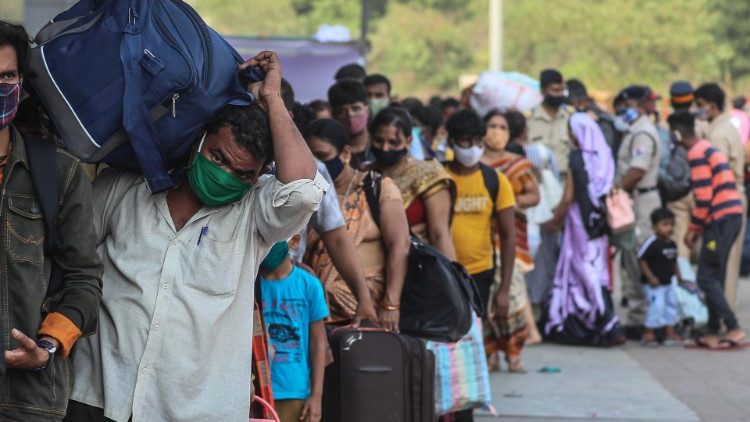 Coronavirus in Indien: Wanderarbeiter auf dem langen Weg nach Hause 