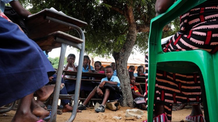 Mokykla benamiams vaikams Mozambike