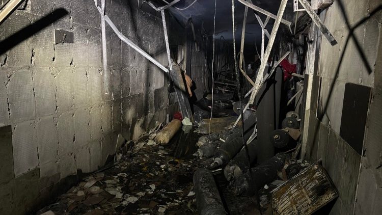 ‘इब्न अल-खातिब अस्पताल’ में आग लगने के बाद अदंर का भाग