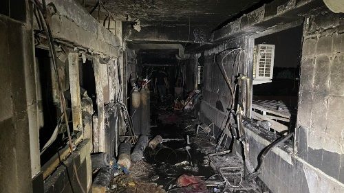 Incêndio em hospital de Bagdá mata ao menos 82