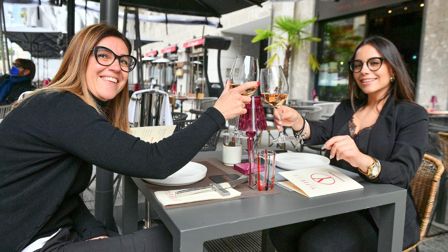 W mediolanie otwarto pizzerię prowadzoną przez młodzież z autyzmem - vatican news