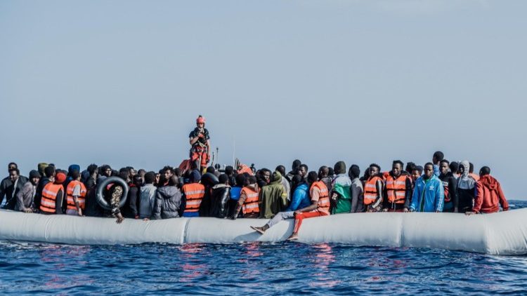 Migrantes rescatados en las costas de Libia.