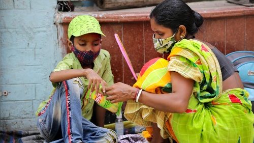 En Inde, la pandémie affecte particulièrement les plus pauvres