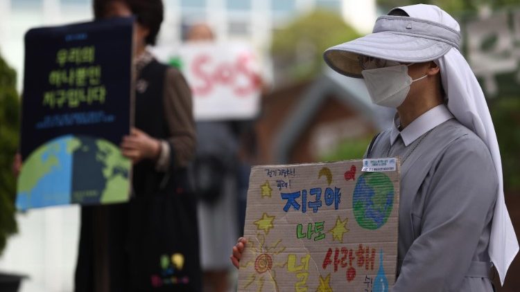 Catholic faithful in Seoul leading a campaign to save the earth inspired by Laudato si'