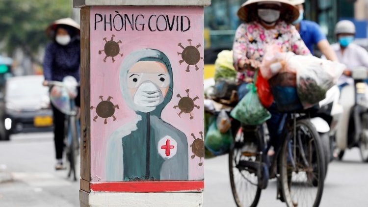 Na manhã deste domingo o Vietnã registrava 10.337 casos de coronavírus e 58 óbitos. 