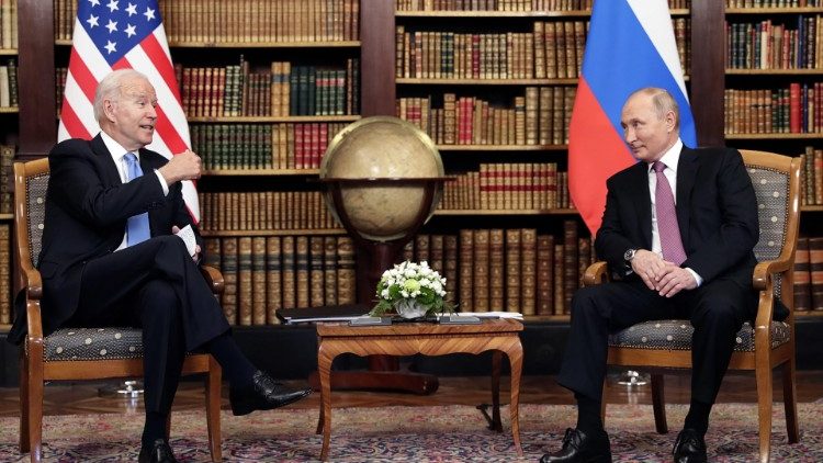Joe Biden et Vladimir Poutine, le 16 juin 2021, à Genève en Suisse. 