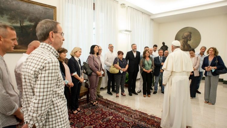 Il Papa durante l'incontro con un gruppo di detenuti di Rebibbia