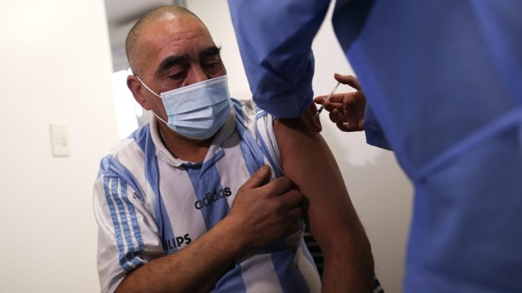 Un'immagine della campagna vaccinale anti-Covid in Argentina 