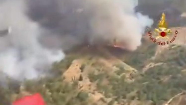 Verheerende Brände auf Sizilien. Ähnlich ist die Lage auf Sardinien