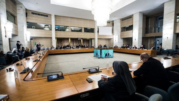 رئيس الأساقفة غالاغر يشارك في المؤتمر الأول للمرسلين الإيطاليين في العالم ويسلط الضوء على أهمية الخدمة الإرسالية في الكنيسة  