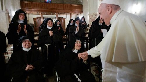 Pape? klariskám: Neste na svých bedrech bolesti a h?íchy církve