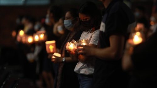 El Salvador: Jesuiten-Rektor kritisiert Massenverhaftungen