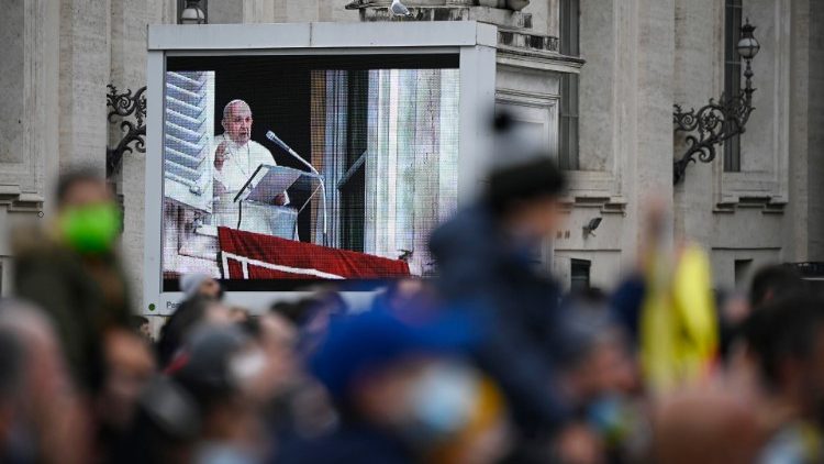 Папата Фрањо за време на молитвата Ангел Господов на 28 ноември 2021 година