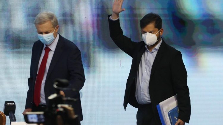 Kast y Boric, candidatos a la presidencia de Chile en el balotaje de las elecciones del 19 de diciembre