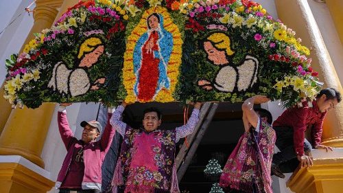 Festa de N. Sra de Guadalupe: na Praça São Pedro, o Rosário pelos "descartados" das periferias