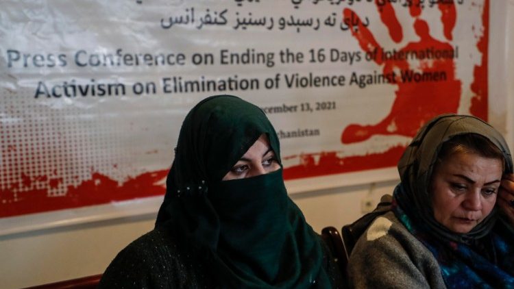 Kabul: Teilnehmerinnen der Pressekonferenz zum Thema Gewalt gegen Frauen an diesem Montag