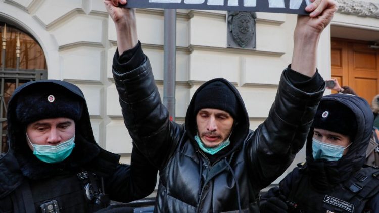 Un sympathisant de l'ONG Memorial arrêté à Moscou, le 28 décembre. 