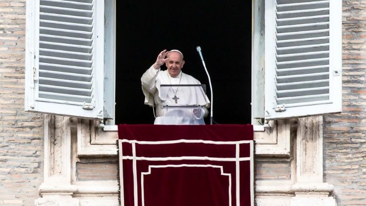 A pápa az Apostoli Palota ablakában