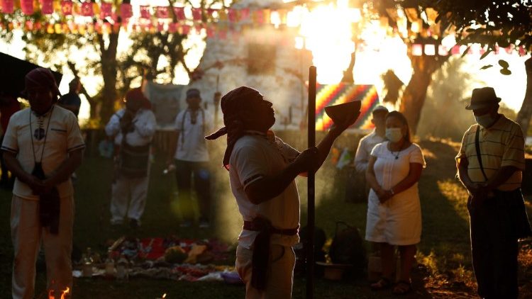 Une minorité autochtone de la ville d'Izalco, au Salvador, le 22 janvier 2022. (Rodrigo Sura/EPA)