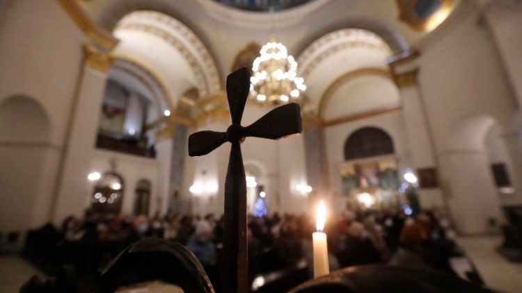 Am 26. Januar 2022 fand in der römisch-katholischen Kirche St. Alexander in Kiew, Ukraine, ein Gottesdienst mit dem Titel "Gebet für den Frieden" statt.