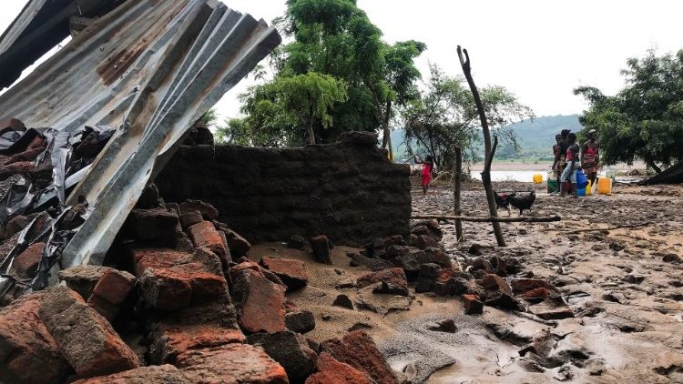 Miles de viviendas destruidas y personas desplazadas tras la tormenta tropical