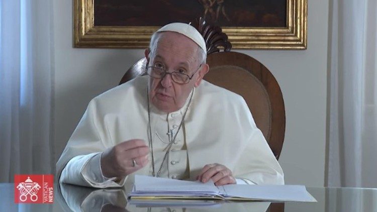 Ferenc pápa videó-összeköttetésben