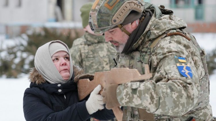 Ukrainische Reservisten bei einer Militärübung in der Nähe von Kiew, am 5. Februar 2022 inmitten der Eskalation an der ukrainisch-russischen Grenze. 