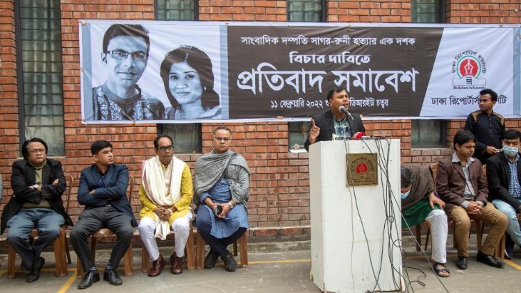 Journalists in Dhaka, Bangladesh, demand justice for murdered couple Sarowar and Runi 10 years ago.