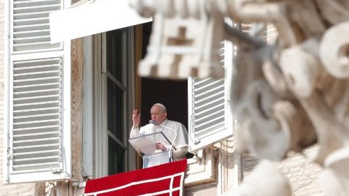 El Papa: Dios no se queda "tranquilo" si nos alejamos de Él 