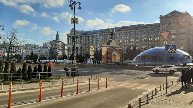 Nuncjusz: czu? widmo wojny, ale Ukraicy znosz? to dobrze