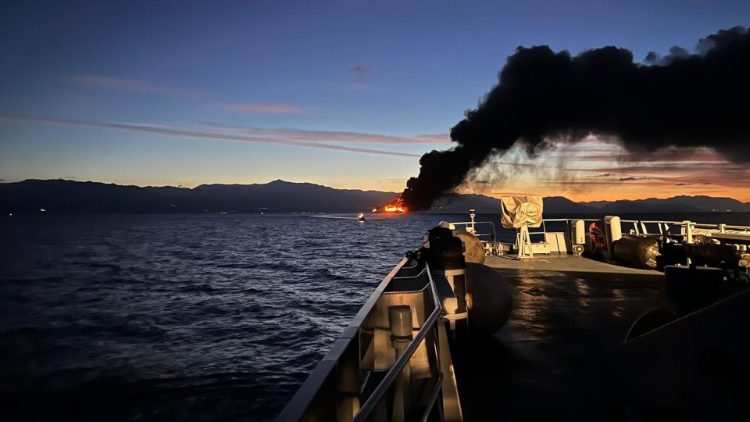 Incendio in mare a bordo del traghetto  Euroferry Olympia della Grimaldi Lines