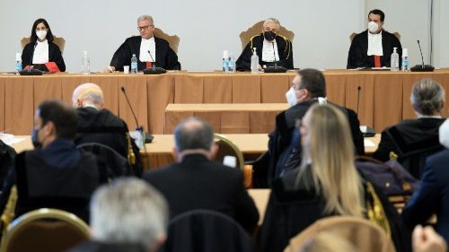 Befragung der Angeklagten im Vatikan-Strafprozess beendet