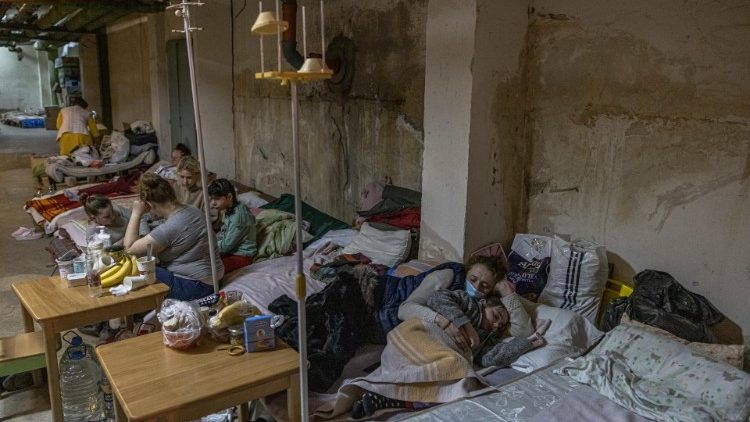 Sótanos del Hospital infantil de Kiev. Los pacientes no pueden sobrevivir si abandonan el tratamiento.