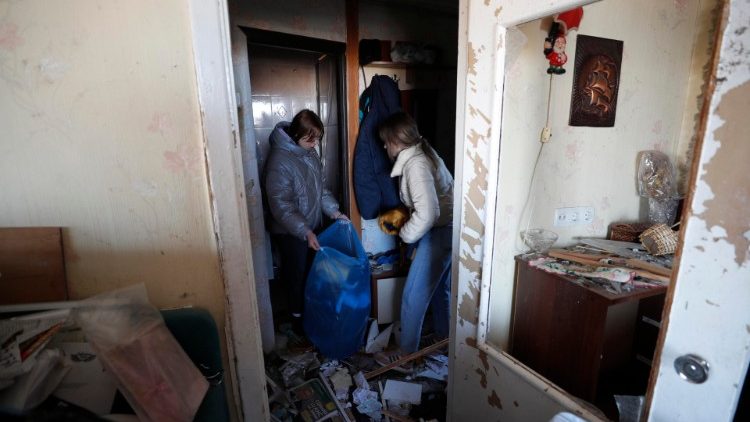 Помешкання, знищене бомбардуваннями в Києві.