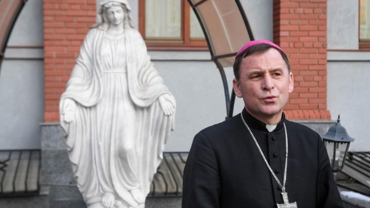 Ukrainos lotynų apeigų vyskupas Pavlas Gončarukas vadovauja Charkivo ir Zaporižios vyskupijai, kurioje karo veiksmai vyksta nuo 2014 m.