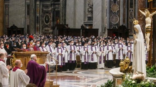 El Papa consagra Rusia y Ucrania a la Virgen pidiéndole "el fin de la guerra insensata"