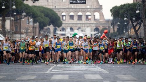 Francesco saluta la Maratona di Roma, iniziativa di solidarietà