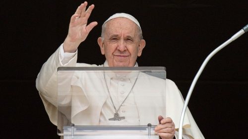 Pope at Angelus: Holy Trinity revolutionizes our way of life