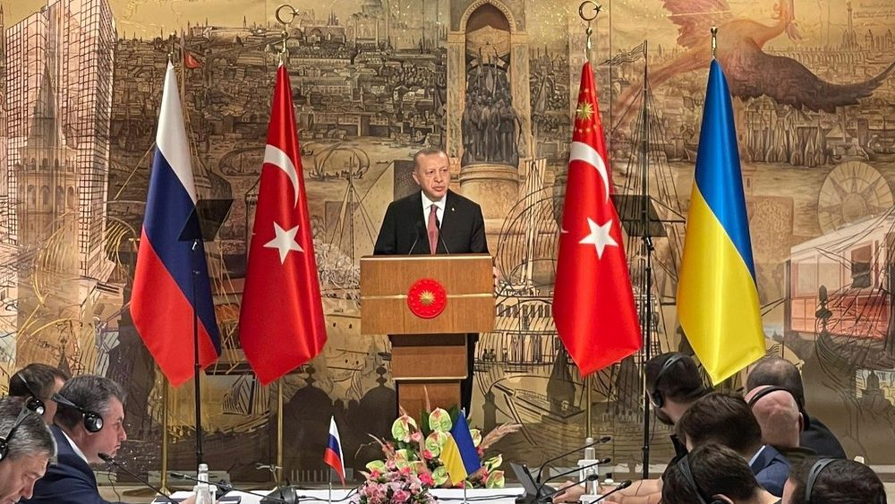 Russia and Ukraine delegations meet in Turkey