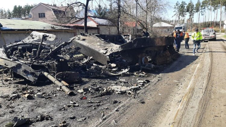 Un'immagine di distruzione della guerra in Ucraina (Ansa)