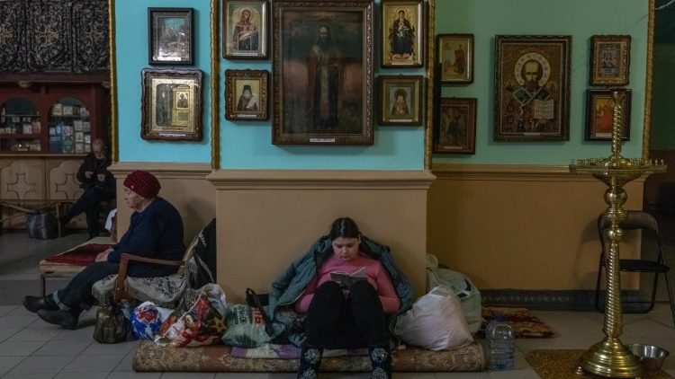 Numerosos ucranianos que han perdido sus casas y desplazados se refugian en las iglesias, conventos y monasterios.