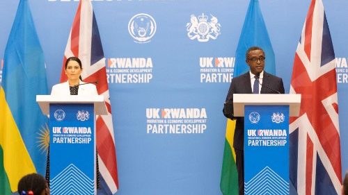 Accord migratoire controversé entre Londres et Kigali