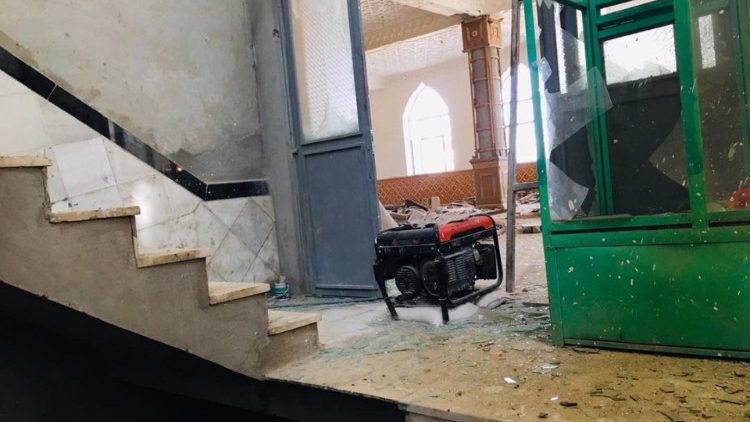 Mazar-i Sharif, la moschea colpita dall'attentato