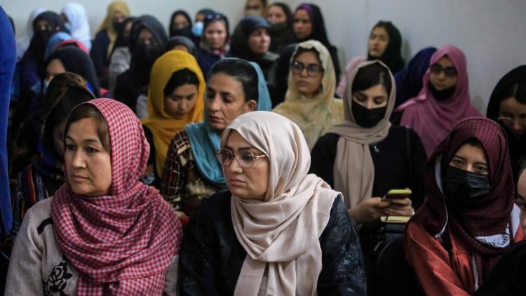 Talibowie w Afganistanie odcinają kobiety od edukacji