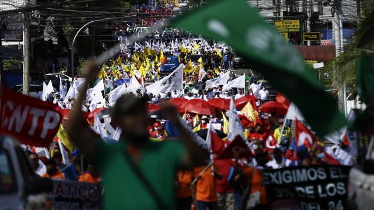 Marcia in occasione del primo maggio a Panama