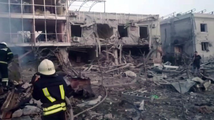 Un edificio destruido a causa de una explosión en Odesa