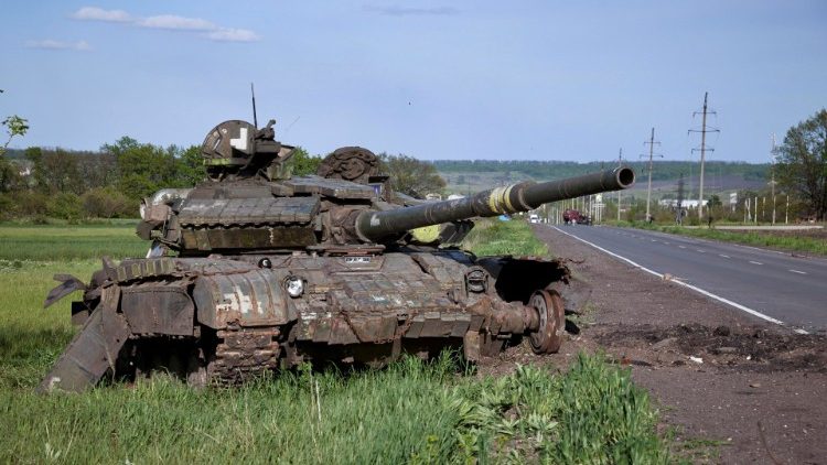 Uszkodzony rosyjski czołg pod Charkowem