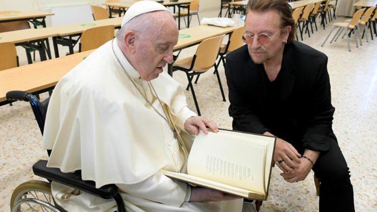 El Papa y Bono Vox